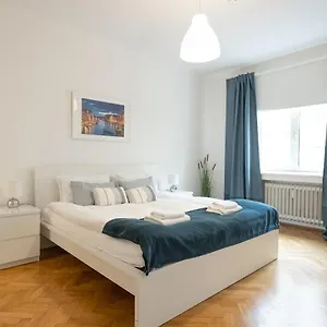 Apartment Center Operastreet 
