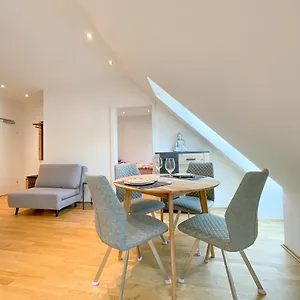 https://parchentraum-im-zentrum-von-graz.graz-austria-hotels.com