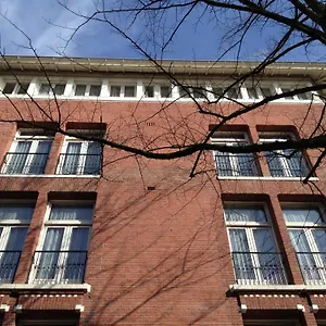 מלון Dutch Design Vondelpark ***