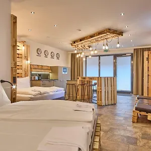 https://appartement-bretterbude-by-easy-holiday-appartements.saalbachhinterglemmhotels.com