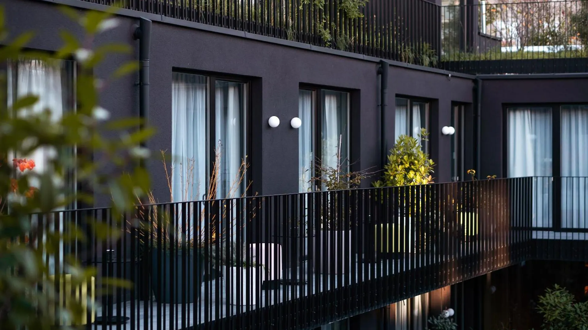 Hotel Indigo Vienna - Naschmarkt By Ihg contacts